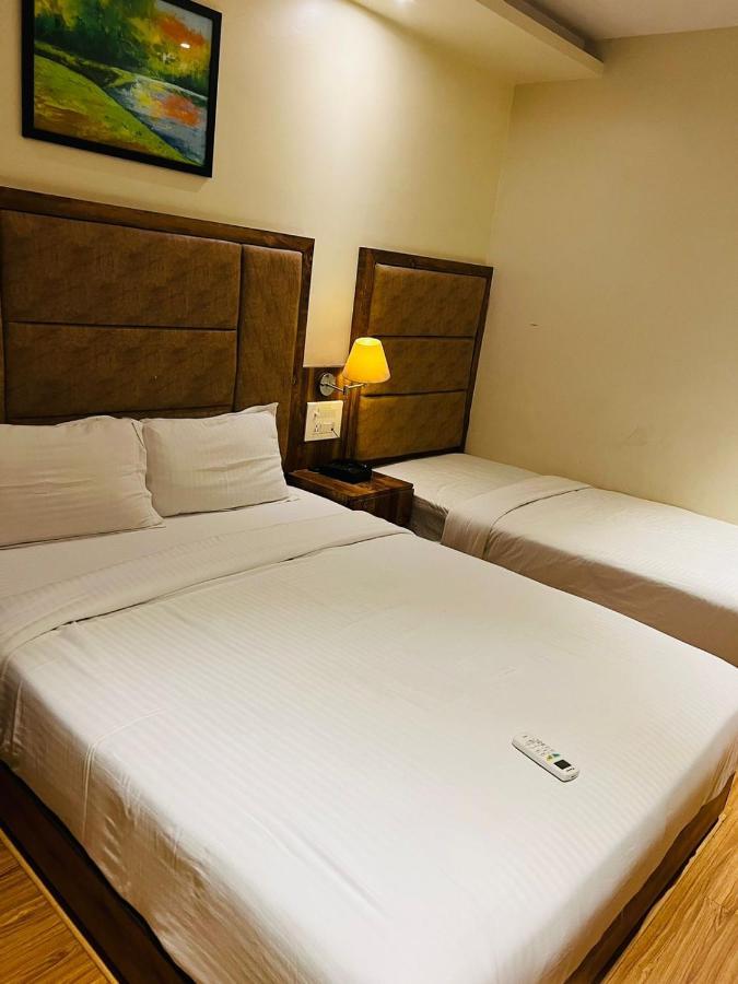 Hotel Byaris International By Bizzgrow Hotels Mumbai Exteriör bild