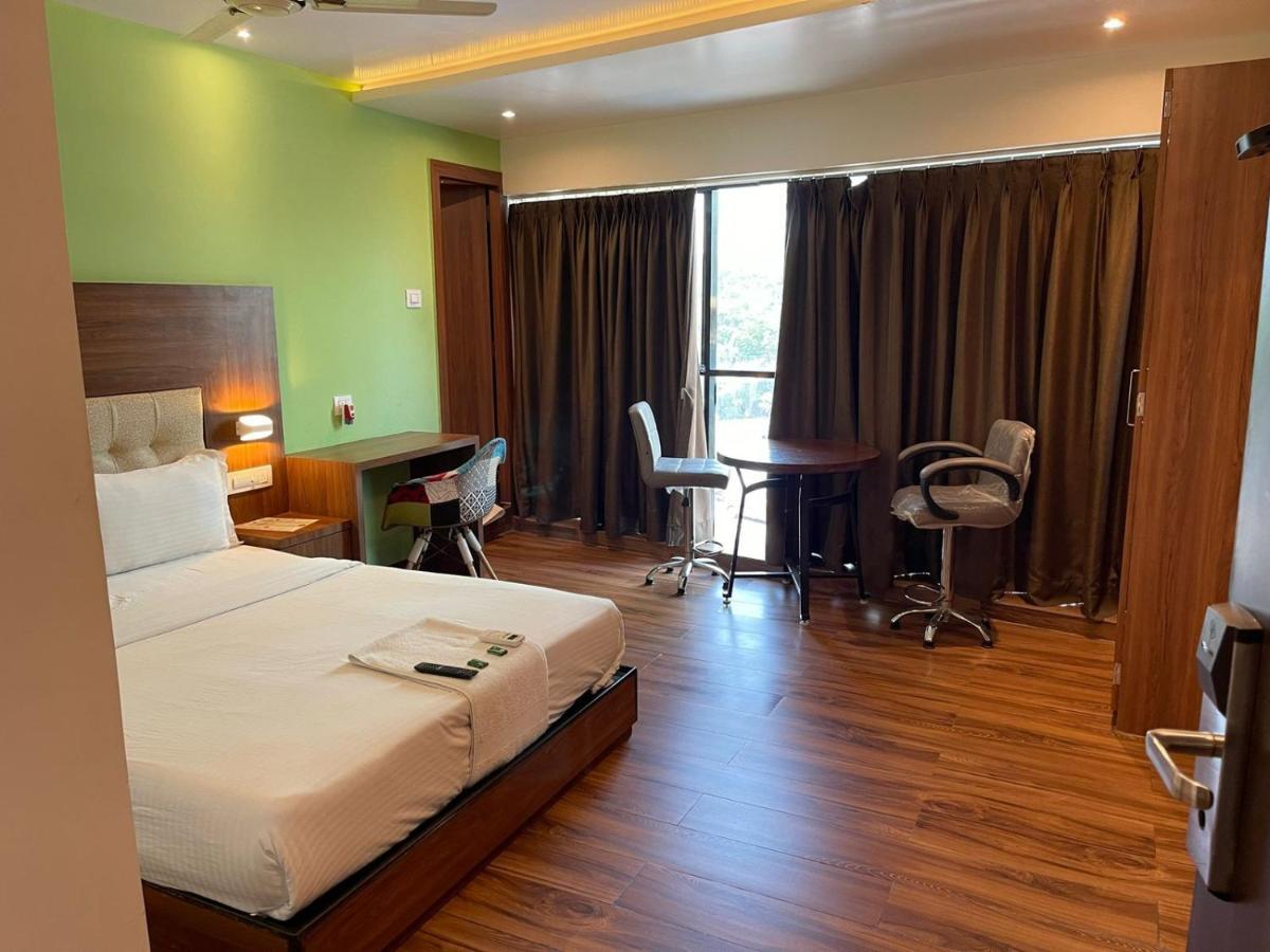 Hotel Byaris International By Bizzgrow Hotels Mumbai Exteriör bild